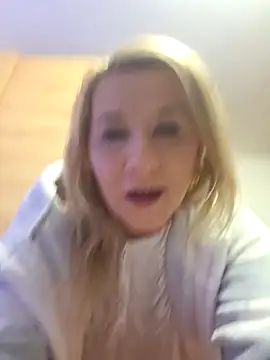 KaylinJan online show from April 2, 4:08 am