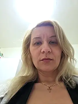 KaylinJan online show from March 18, 4:59 am