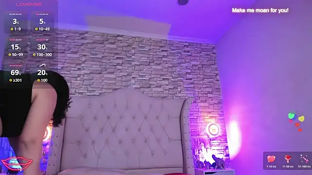 Amanda Mooree online show from April 1, 4:03 am