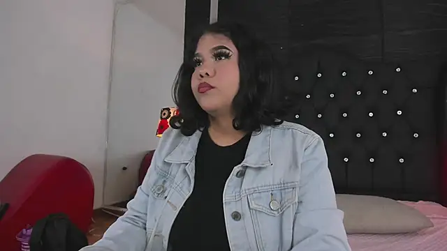 Amanda Mooree online show from April 14, 4:28 am