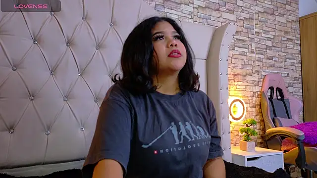 Amanda Mooree online show from April 24, 3:41 am