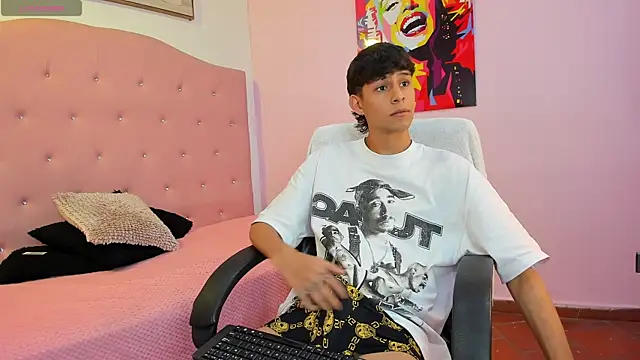 DraxBlade09 online show from April 12, 3:37 pm