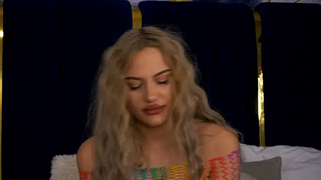 Chloe GraceeX online show from December 17, 10:15 pm