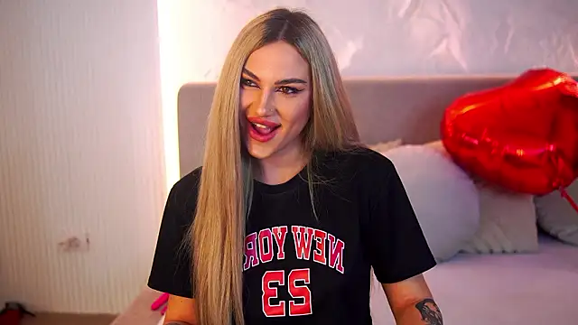 Snapshot of Chloe_GraceeX chatting on February 16, 7:12 pm Chloe GraceeX online show from February 16, 7:12 pm