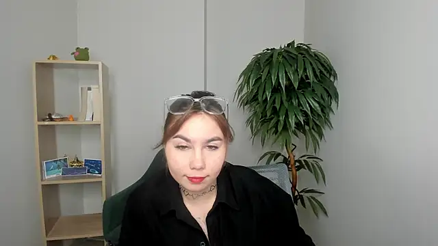 LaneUmanzor online show from November 19, 10:37 am