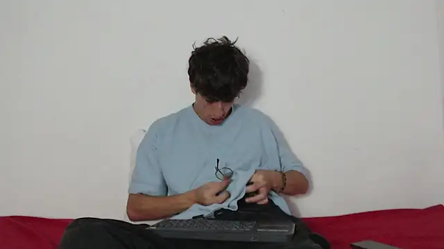 Dio  morningstar online show from April 3, 12:11 pm