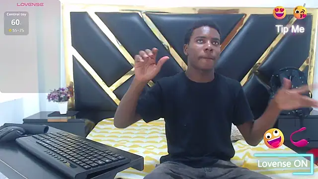 NoahJhonson69 online show from January 18, 7:06 pm