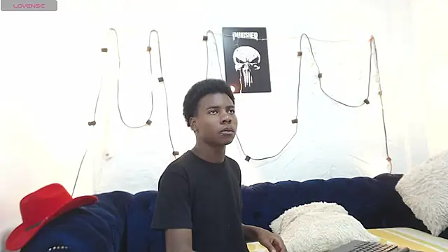 NoahJhonson69 online show from April 15, 11:27 am