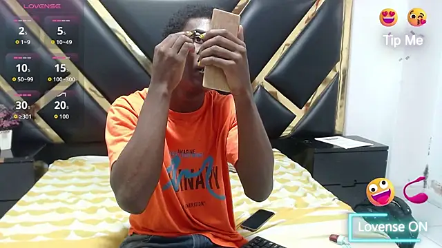 NoahJhonson69 online show from February 28, 11:54 am