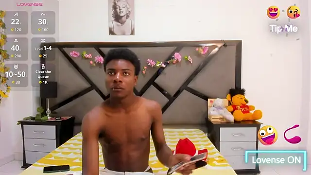 NoahJhonson69 online show from April 8, 11:33 am