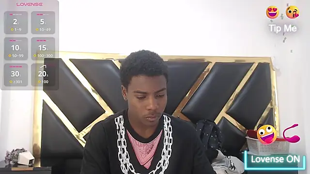 NoahJhonson69 online show from February 9, 11:52 am