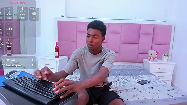 NoahJhonson69 online show from November 26, 7:03 pm