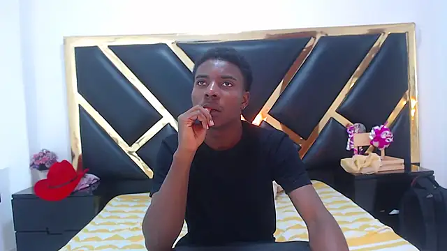 NoahJhonson69 online show from December 21, 6:53 pm