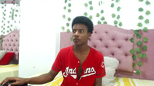 NoahJhonson69 online show from May 21, 11:40 am
