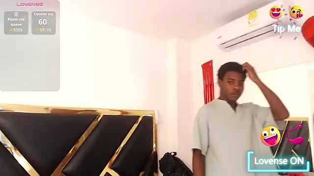 NoahJhonson69 online show from February 13, 11:54 am