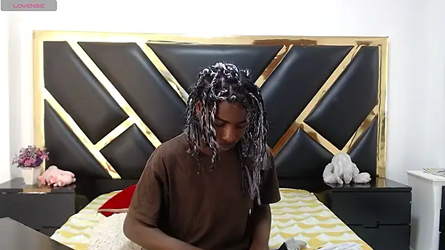 NoahJhonson69 online show from May 30, 11:27 am
