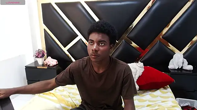 NoahJhonson69 online show from May 29, 3:18 pm
