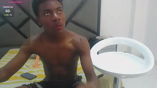 NoahJhonson69 online show from December 1, 6:53 pm