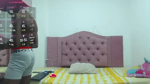 NoahJhonson69 online show from November 29, 11:10 am