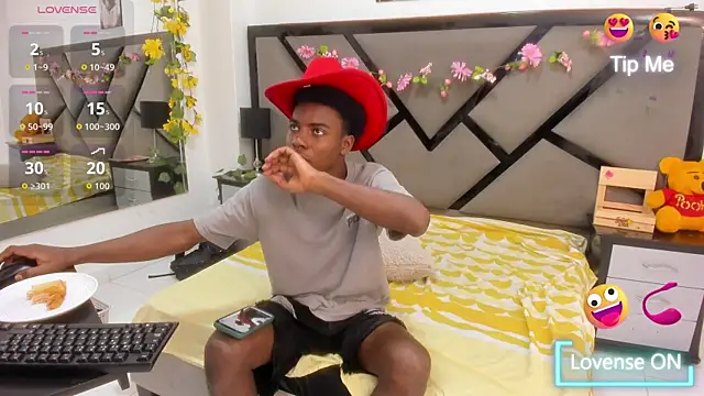 NoahJhonson69 online show from April 11, 12:31 pm