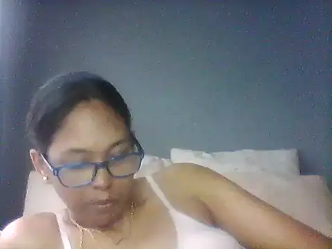 TiaBlaze online show from November 29, 2:17 pm