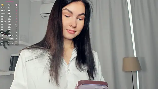 Snapshot of FeliciaKogen chatting on February 25, 7:19 am FeliciaKogen online show from February 25, 7:19 am