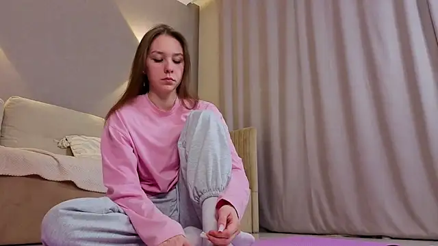 JaymieLarkey online show from January 8, 4:57 pm