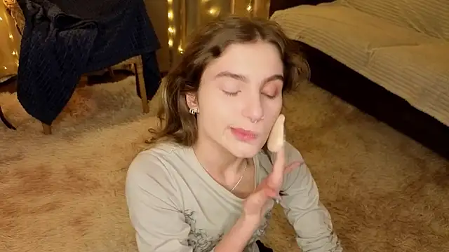 RozanneJordan online show from April 9, 5:19 pm