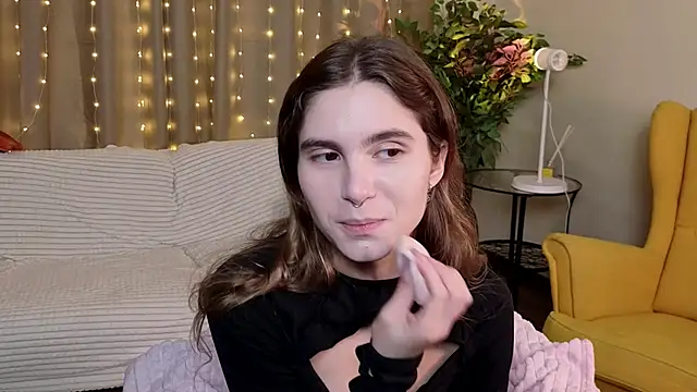 RozanneJordan online show from December 17, 5:18 pm