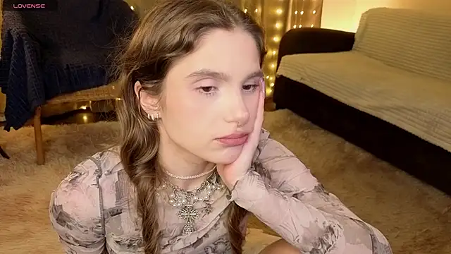 RozanneJordan online show from April 10, 5:31 pm