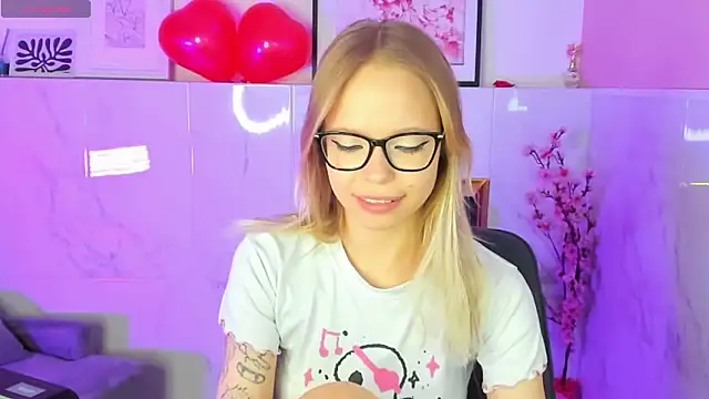 lucy loy online show from February 6, 2:35 pm