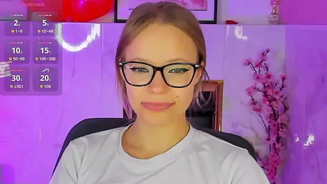 lucy loy online show from February 7, 2:41 am