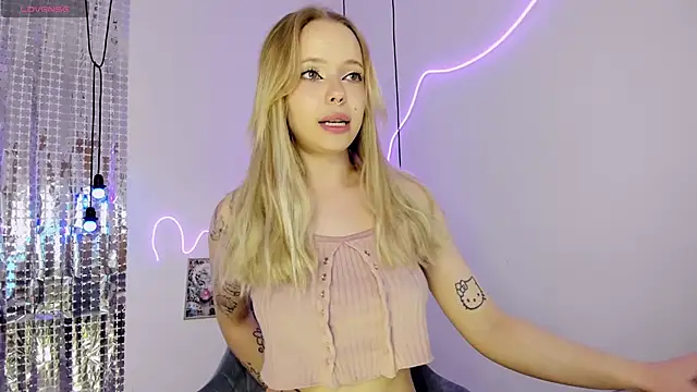 Snapshot of lucy_loy chatting on November 20, 1:56 pm lucy loy online show from November 20, 1:56 pm