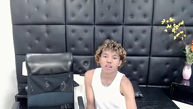 ChrisHott01 online show from November 26, 1:49 am