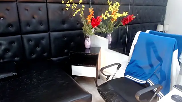 ChrisHott01 online show from November 30, 7:14 pm