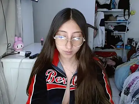 Snapshot of Nanylux chatting on November 26, 3:39 am Nanylux online show from November 26, 3:39 am