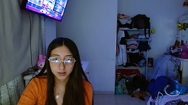 Snapshot of Nanylux chatting on November 28, 5:40 am Nanylux online show from November 28, 5:40 am