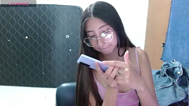 Snapshot of Nanylux chatting on April 15, 3:12 am Nanylux online show from April 15, 3:12 am