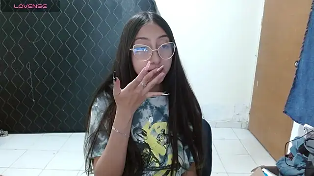 Snapshot of Nanylux chatting on May 3, 3:55 am Nanylux online show from May 3, 3:55 am