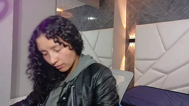 pettymoon1 online show from November 23, 1:21 pm