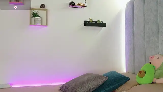  manumontoya online show from February 7, 5:32 pm