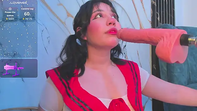 Snapshot of emy_eviee chatting on November 21, 5:12 pm emy eviee online show from November 21, 5:12 pm