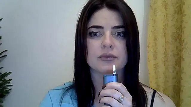 Snapshot of Darkroseq chatting on December 4, 7:57 pm Darkroseq online show from December 4, 7:57 pm