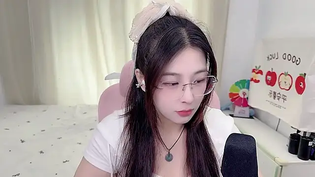Snapshot of TTtia_ chatting on June 11, 3:25 am TTtia online show from June 11, 3:25 am