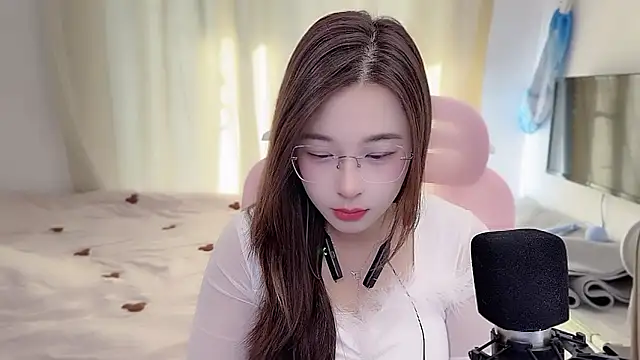 TTtia  online show from January 9, 1:23 am