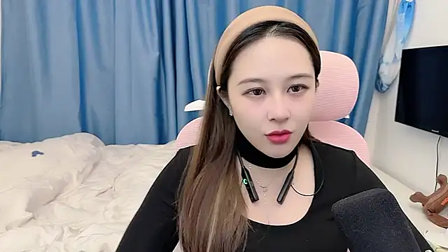 Snapshot of TTtia_ chatting on December 14, 1:17 pm TTtia online show from December 14, 1:17 pm