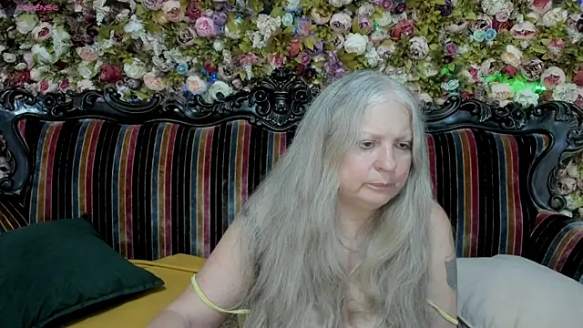 Snapshot of mariabelladonna chatting on July 19, 4:15 pm mariabelladonna online show from July 19, 4:15 pm