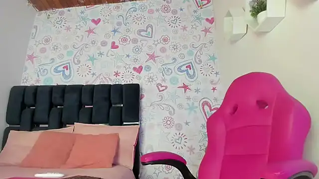 ISA RIVAS online show from December 2, 12:07 pm