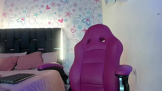 ISA RIVAS online show from December 5, 12:04 pm