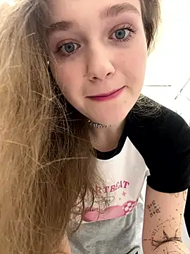 Snapshot of RussianWoman chatting on January 13, 3:43 am RussianWoman online show from January 13, 3:43 am